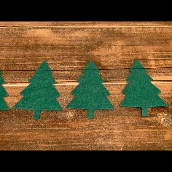 Green Felt Tree Banner - Picture 2 of 3